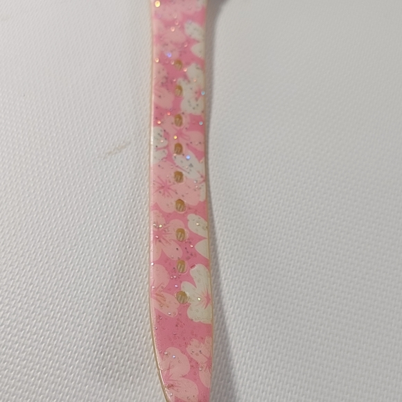 Cardinal Girls Pink Waterproof Analog Wrist Watch, New Battery - Picture 4 of 8